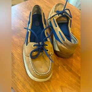 Gently warn Sperry Boat Shoes size 7 & 6.5 Pink sandals size 7